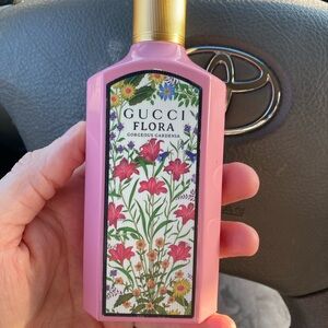 Gucci Flora Gorgeous Gardenia Body perfume - Pink and Gold